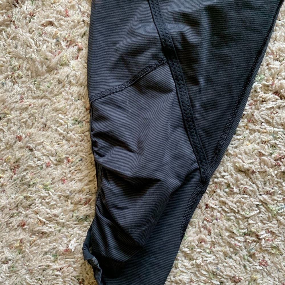 Lululemon capris - Picture 2 of 6